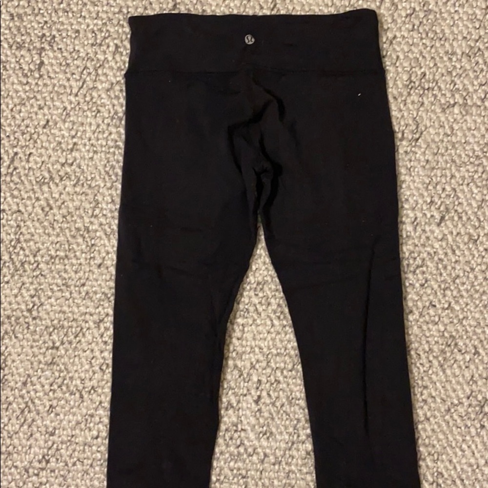 Lululemon below the knee leggings